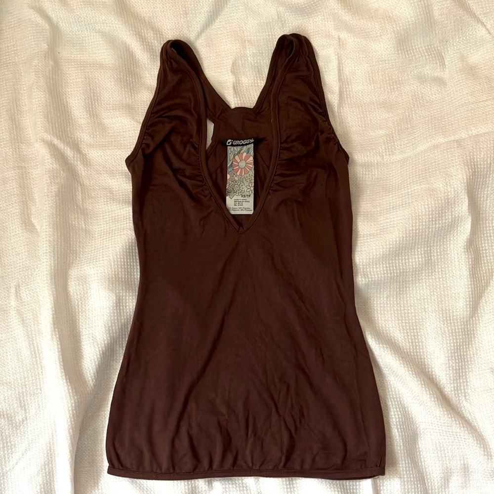 Chocolate brown v-neck tank top - XS